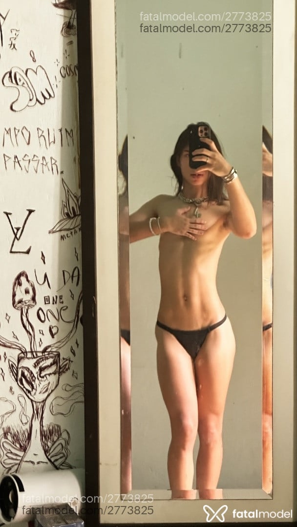 Acompanhante mulher trans com cabelo castanho de olhos castanhos em São Paulo - Gabriella