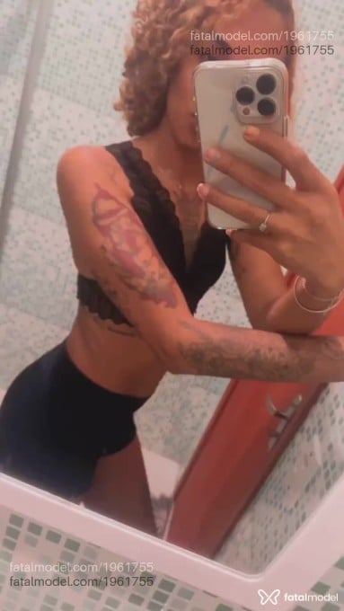 Acompanhante mulher trans loira (o) de olhos castanhos - Aylla Beatriz