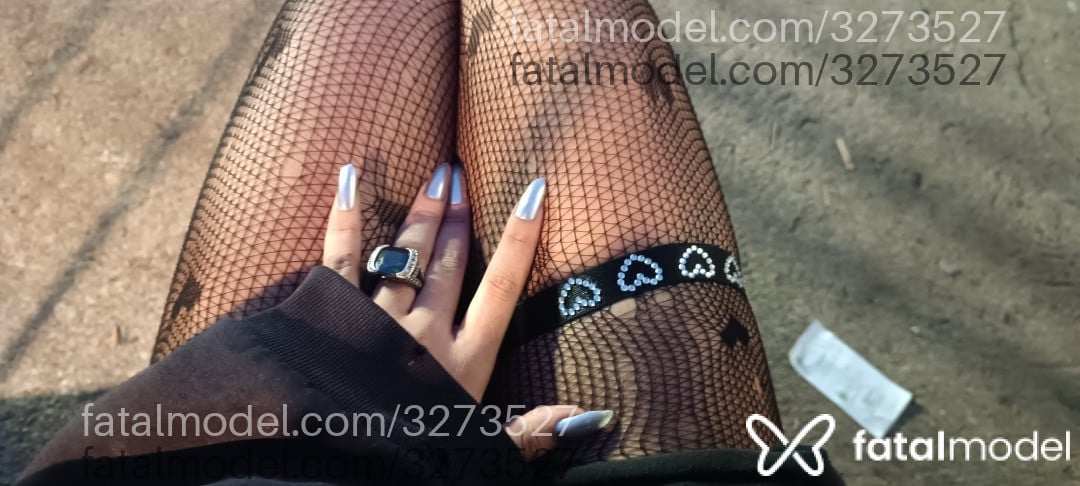 Acompanhante mulher com cabelo colorido de olhos castanhos em Virtual Acompanhante mulher com cabelo colorido de olhos castanhos em Virtual - Medusa