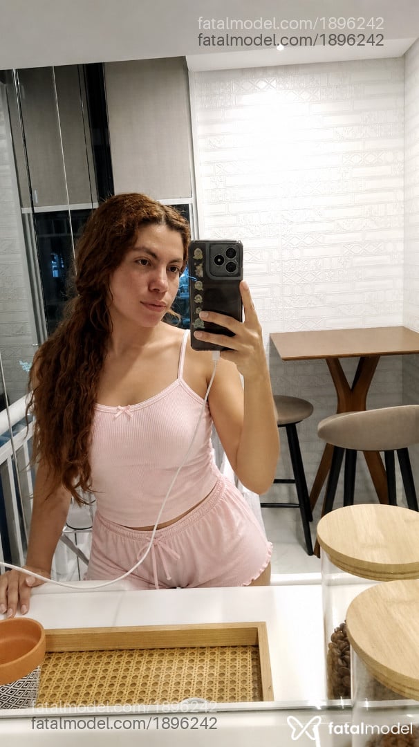 Acompanhante mulher ruiva (o) de olhos castanhos em São Luís - Jade