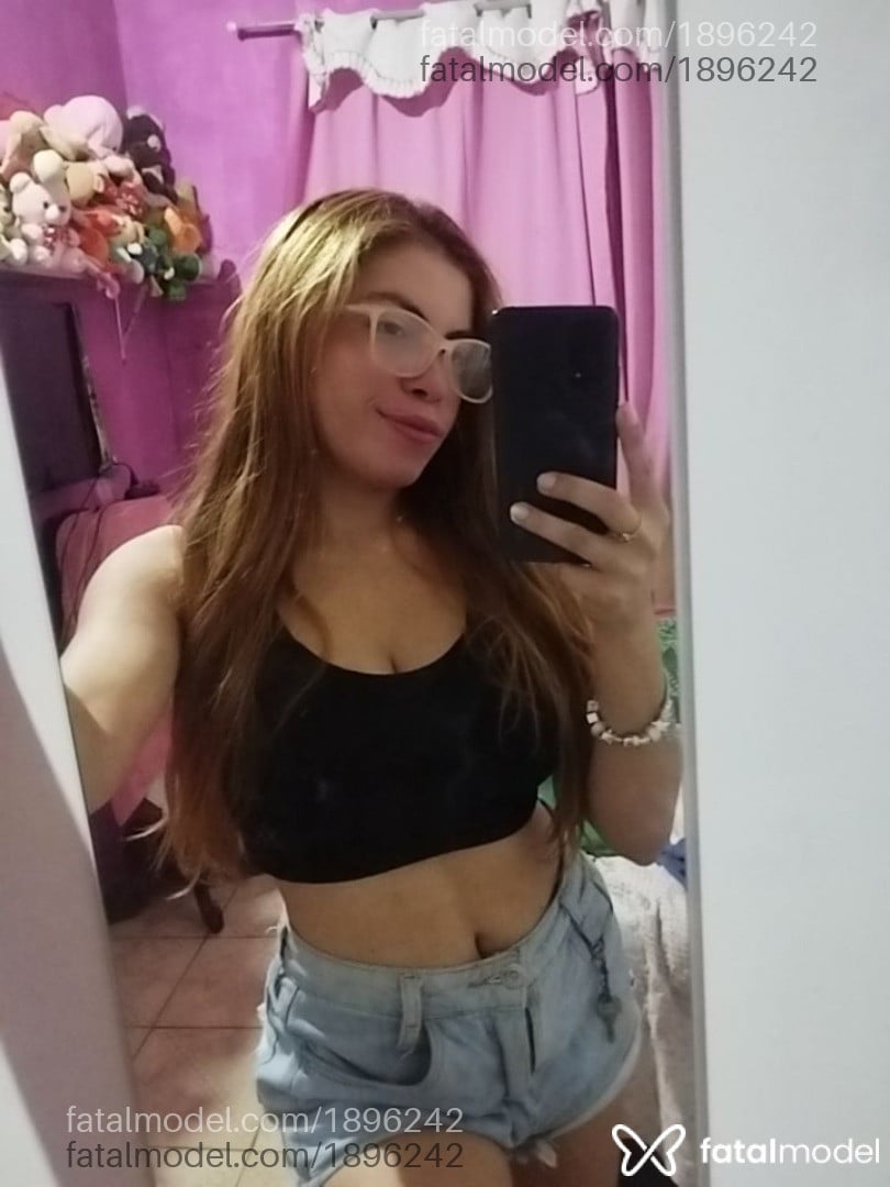 Acompanhante mulher ruiva (o) de olhos castanhos em São Luís - Jade