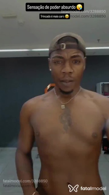 Acompanhante homem morena (o) de olhos pretos - Henryque Acompanhante homem morena (o) de olhos pretos - Henryque