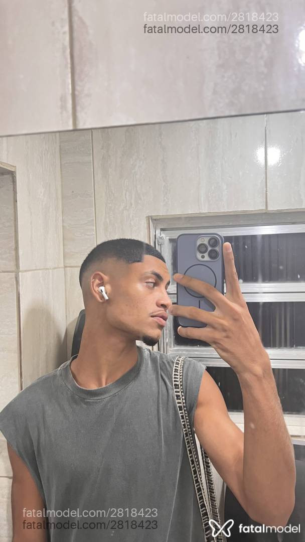 Acompanhante homem morena (o) de olhos mel em Rio de Janeiro - Gentleboy