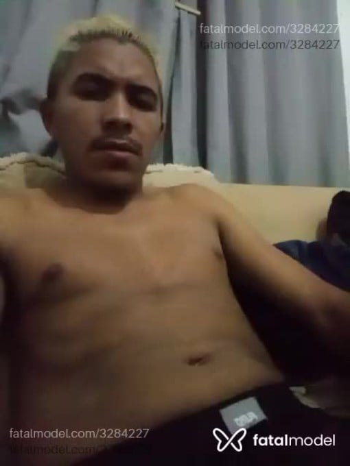Acompanhante homem morena (o) de olhos pretos - Edson Santos Ferre Acompanhante homem morena (o) de olhos pretos - Edson Santos Ferre