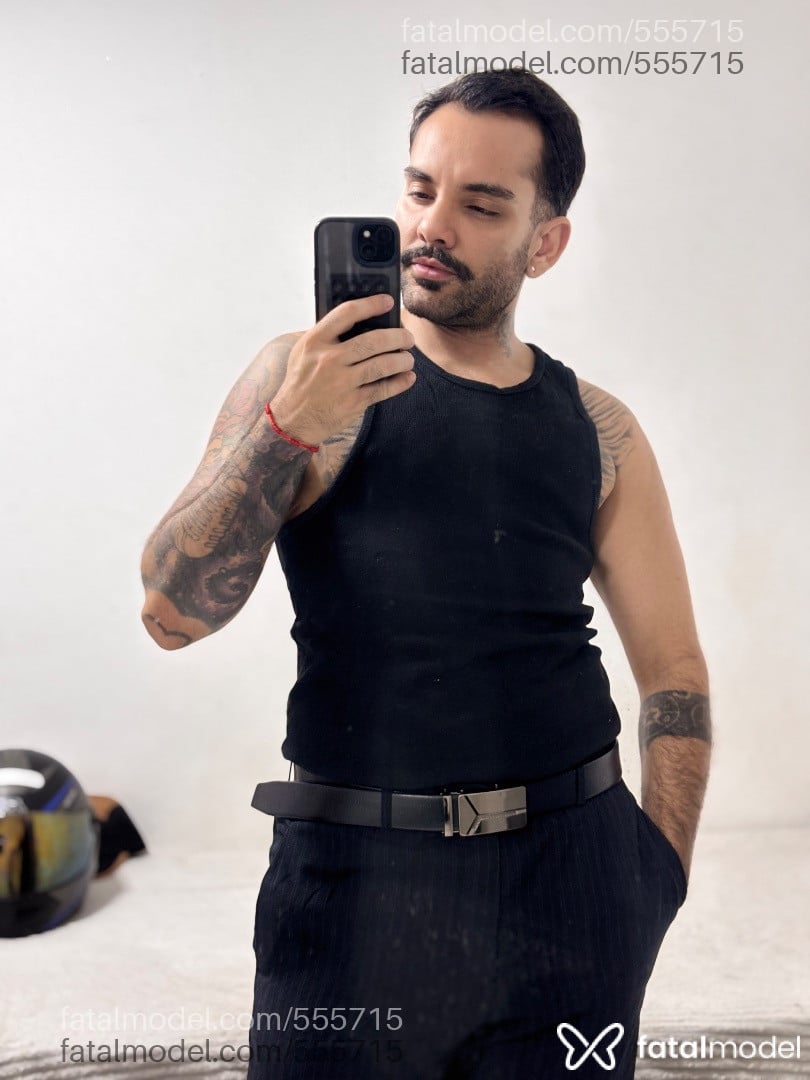 Acompanhante homem trans com cabelo castanho de olhos pretos em São Paulo - Ricardo Bruno
