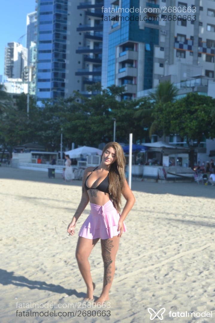 Acompanhante mulher morena (o) de olhos verdes em Itapema - Kelly Duarte