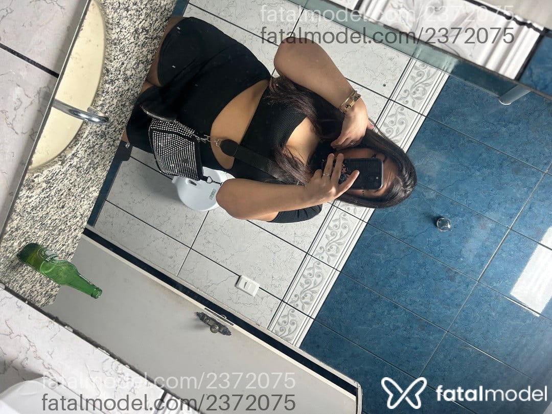 Acompanhante mulher com cabelo castanho de olhos castanhos em Vinhedo - Alice