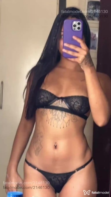Acompanhante mulher morena (o) de olhos pretos - Bruna
