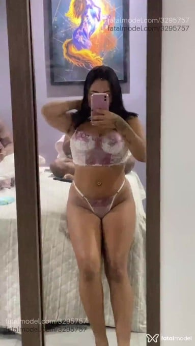 Acompanhante mulher morena (o) de olhos castanhos em Itaboraí Acompanhante mulher morena (o) de olhos castanhos em Itaboraí - Stefanny