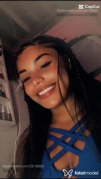 Acompanhante mulher morena (o) de olhos castanhos - Mirella Acompanhante mulher morena (o) de olhos castanhos - Mirella
