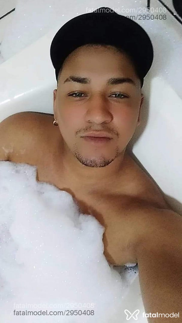 Acompanhante homem com cabelo castanho de olhos pretos em Porto Alegre - Brayan Junior