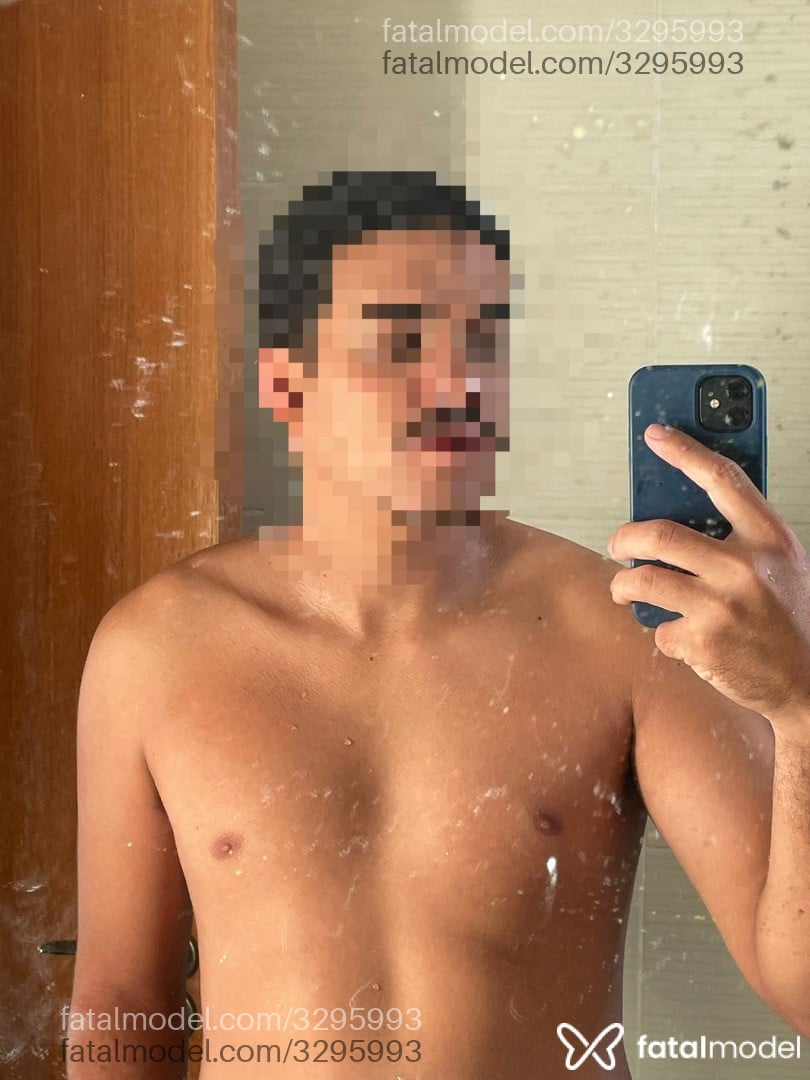 Acompanhante homem morena (o) de olhos mel - Felipe