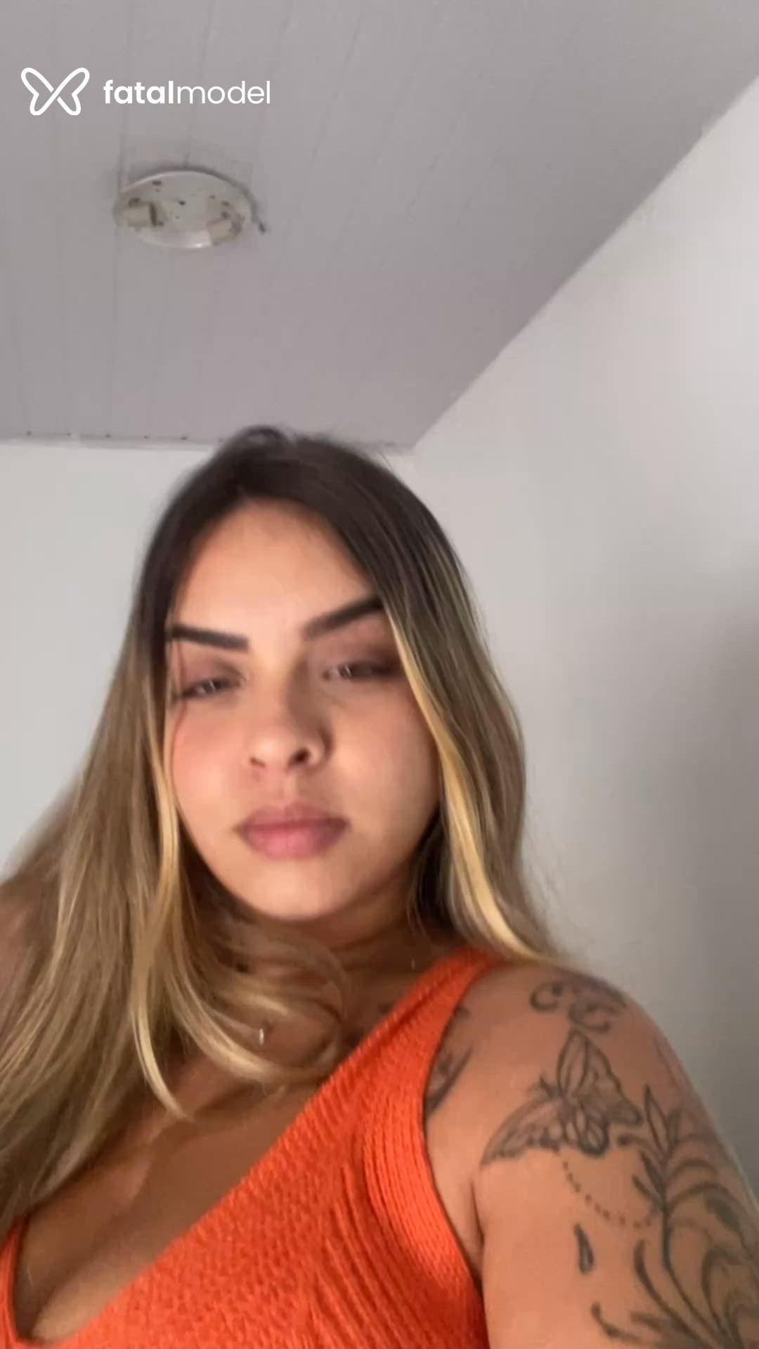 Acompanhante mulher loira (o) de olhos verdes - Manu
