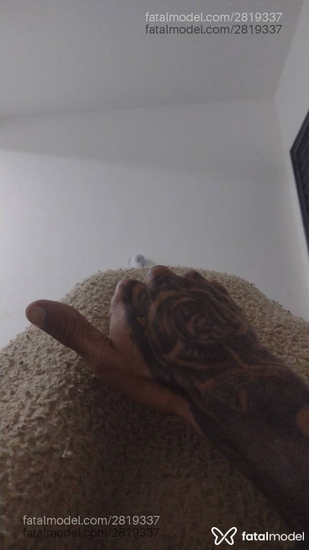 Acompanhante homem sem cabelo de olhos verdes em São Carlos - Look Vinteedois