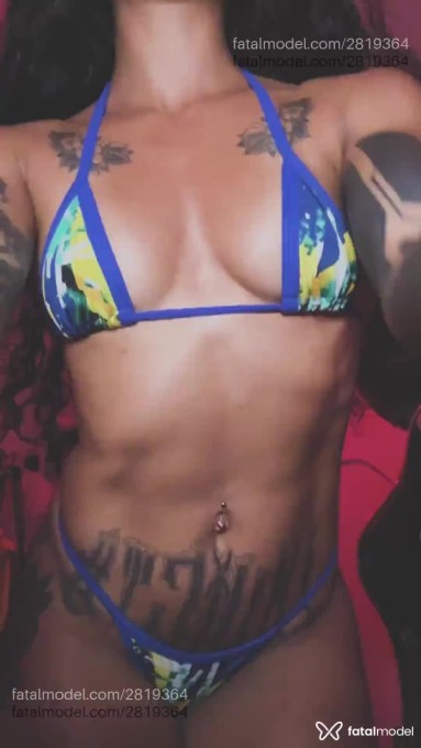 Acompanhante mulher morena (o) de olhos castanhos - Nefer
