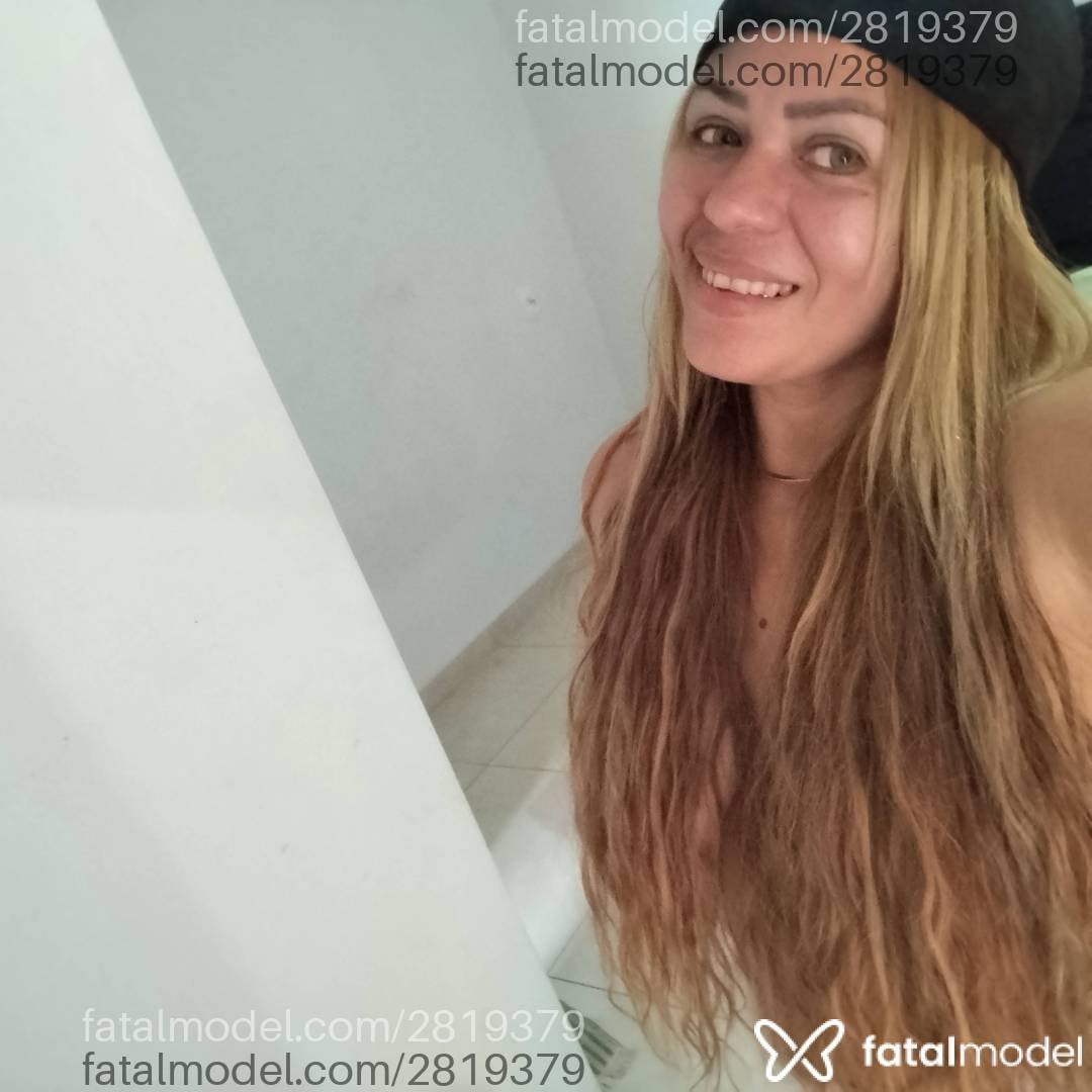 Acompanhante mulher loira (o) de olhos castanhos - Aninha