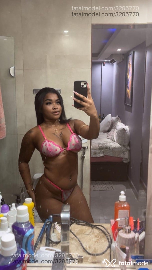 Acompanhante mulher morena (o) de olhos castanhos em Maricá - Aninha