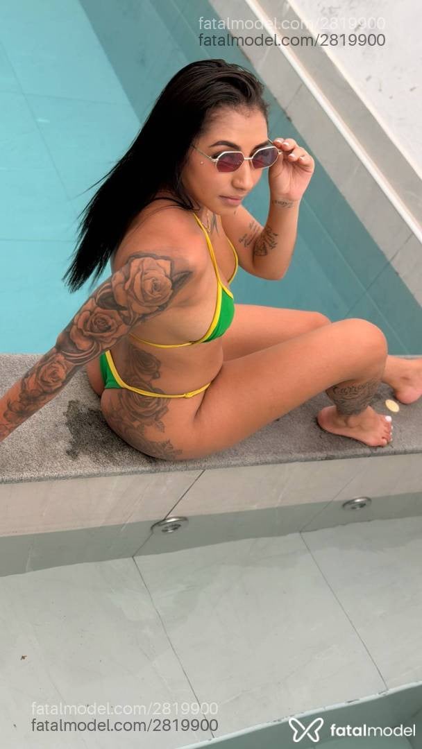 Acompanhante mulher morena (o) de olhos castanhos - Beatriz Drumond