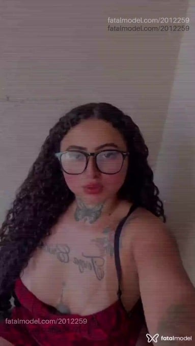Acompanhante mulher morena (o) de olhos pretos - Luna Bellini