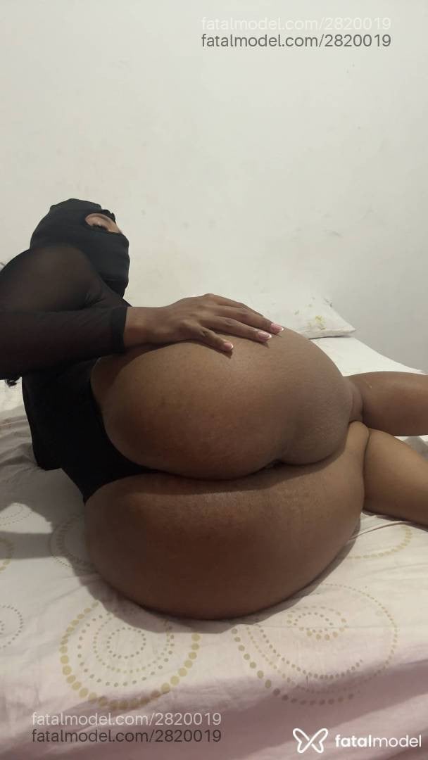 Acompanhante mulher morena (o) de olhos castanhos - Sofia