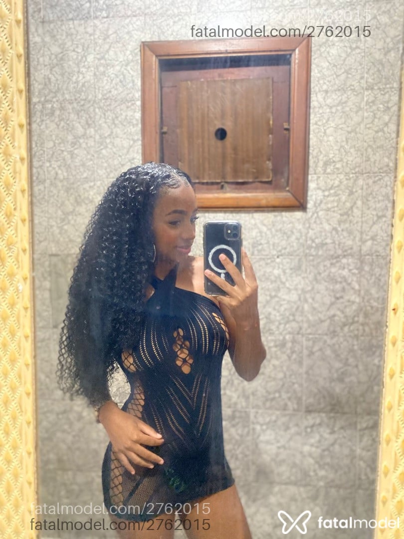 Acompanhante mulher morena (o) de olhos castanhos em Duque de Caxias - Julia