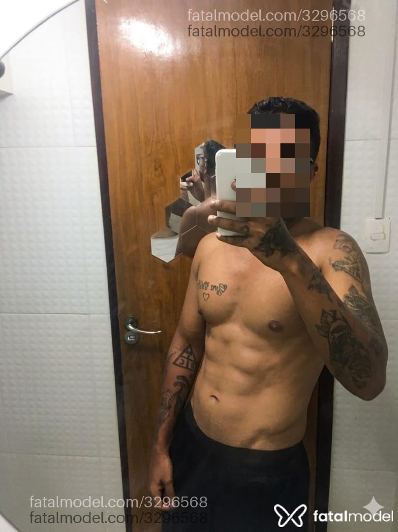 Acompanhante homem morena (o) de olhos pretos - Bruno Acompanhante homem morena (o) de olhos pretos - Bruno