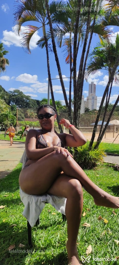 Acompanhante mulher morena (o) de olhos castanhos em Goiânia - Yasmin