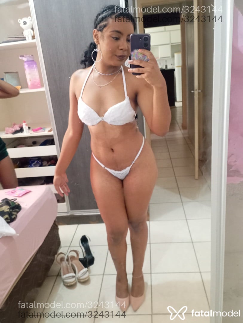 Acompanhante mulher morena (o) de olhos castanhos em Goiânia - Yasmin