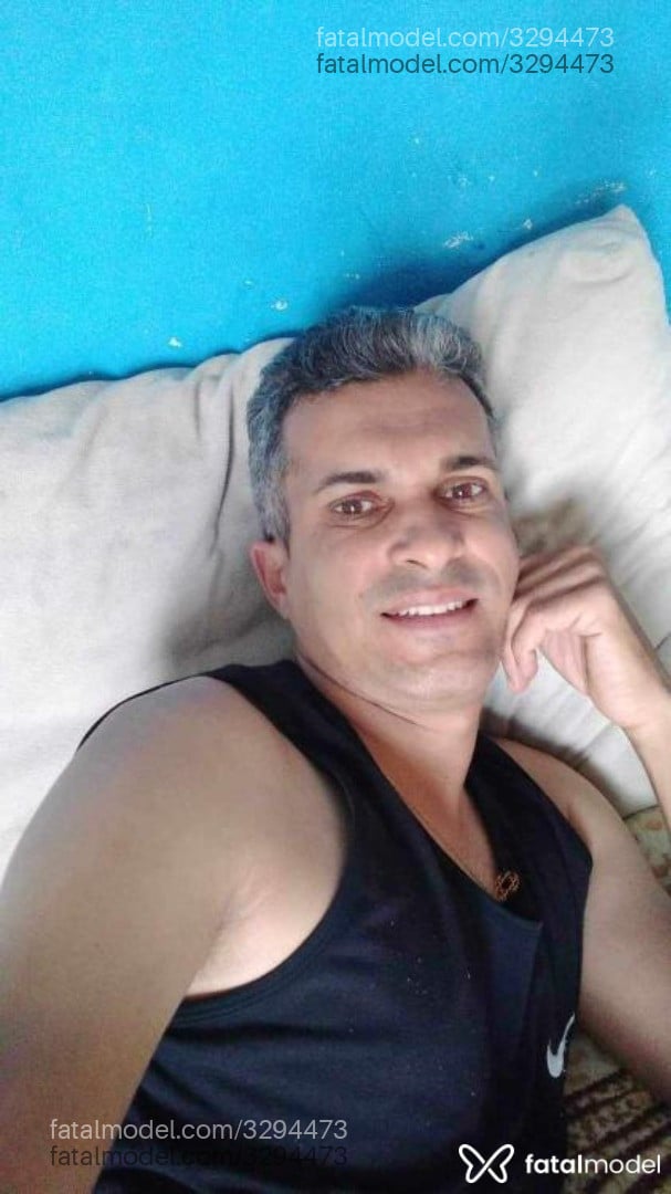 Acompanhante homem com cabelo grisalho de olhos castanhos em Campina Grande - Fabinho Love