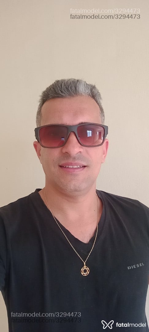 Acompanhante homem com cabelo grisalho de olhos castanhos em Campina Grande - Fabinho Love