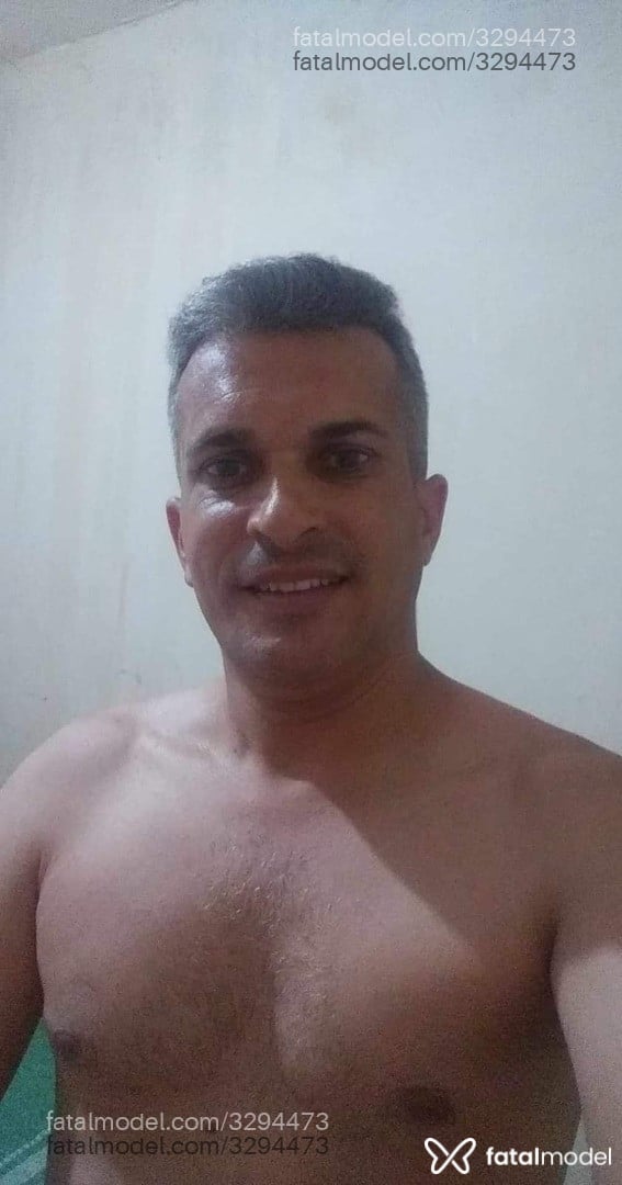 Acompanhante homem com cabelo grisalho de olhos castanhos em Campina Grande - Fabinho Love