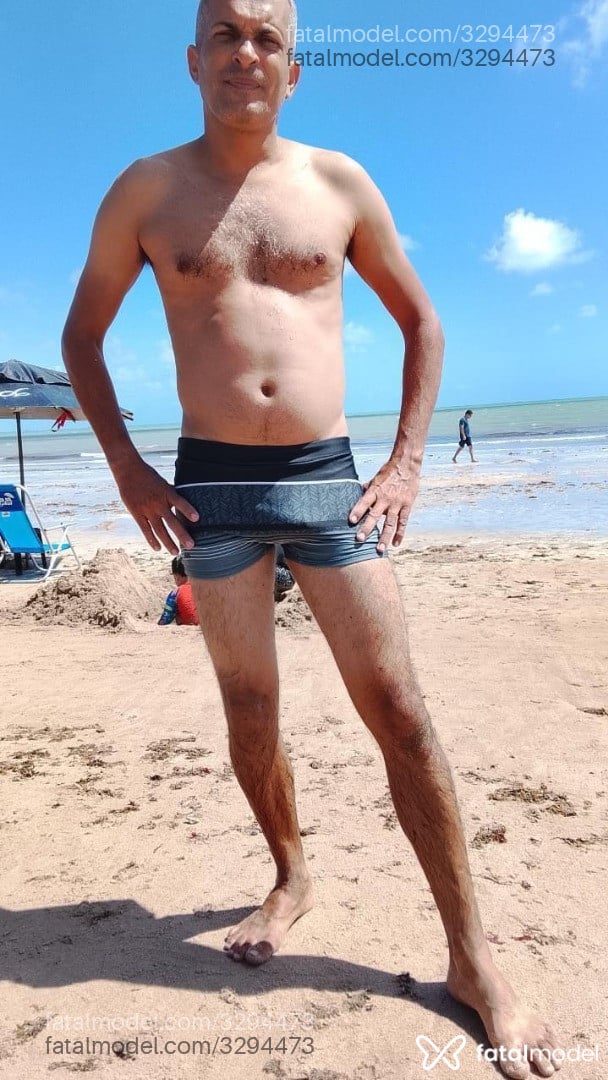 Acompanhante homem com cabelo grisalho de olhos castanhos em Campina Grande - Fabinho Love