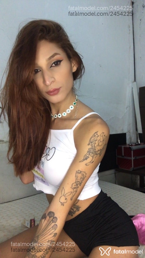 Acompanhante mulher trans morena (o) de olhos castanhos em Belo Horizonte - Júlia