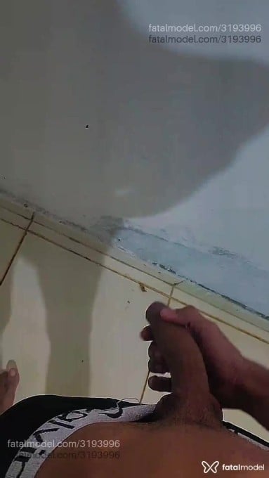 Acompanhante homem morena (o) de olhos castanhos em Goiânia - Venbli