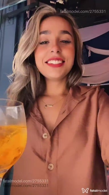 Acompanhante mulher loira (o) de olhos castanhos em Porto Alegre - Maitê Mendez