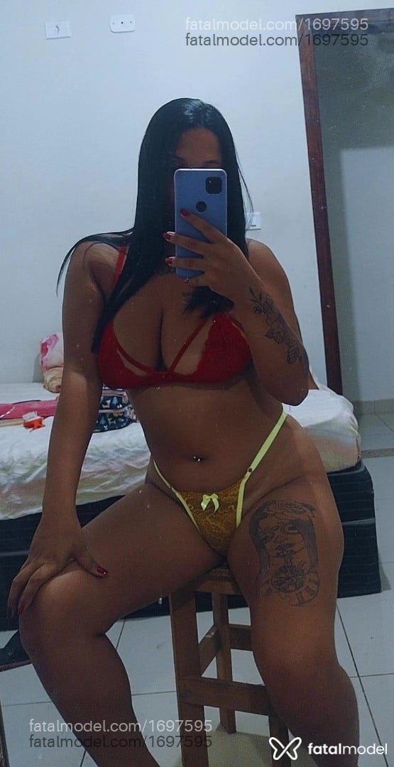 Acompanhante mulher morena (o) de olhos mel em Cambuí - Tifany