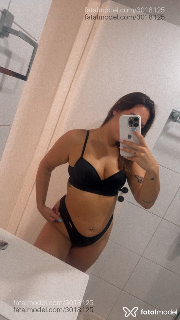 Acompanhante mulher com cabelo castanho de olhos castanhos em Campinas - Luísa Rosatti