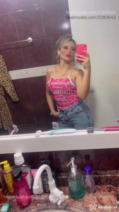 Acompanhante mulher loira (o) de olhos castanhos em Itajaí - Fer Bella