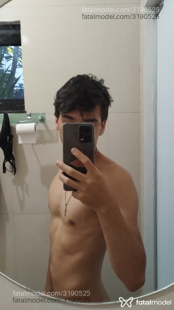 Acompanhante homem com cabelo castanho de olhos castanhos em Palmas - Marcos