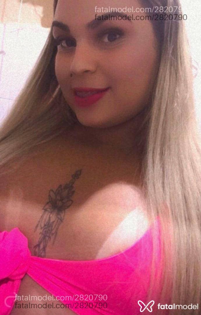Acompanhante mulher trans loira (o) de olhos castanhos - Maria Antonieta
