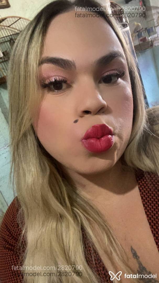 Acompanhante mulher trans loira (o) de olhos castanhos em Virtual - Maria Antonieta