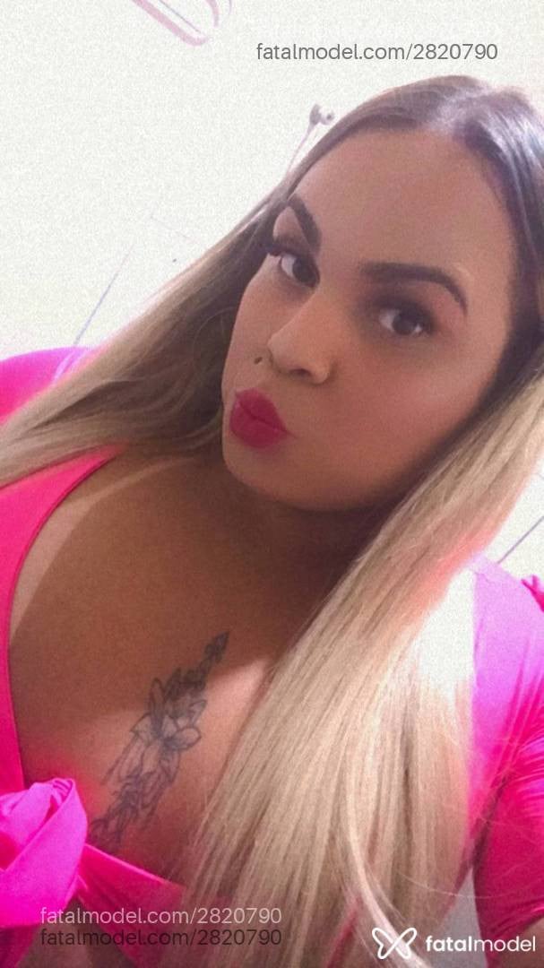 Acompanhante mulher trans loira (o) de olhos castanhos - Maria Antonieta