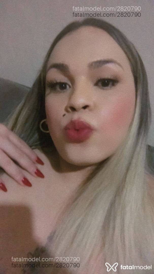 Acompanhante mulher trans loira (o) de olhos castanhos em Virtual - Maria Antonieta