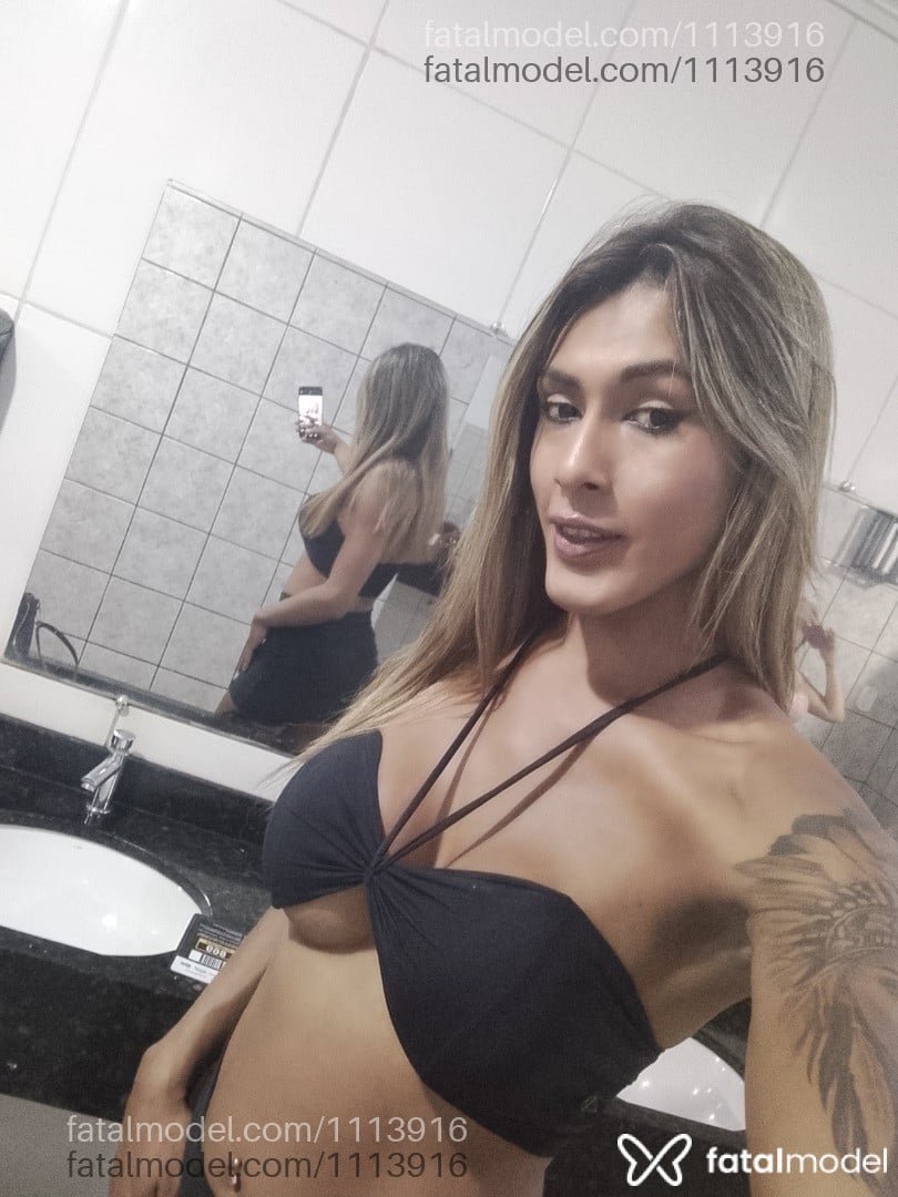 Acompanhante mulher trans com cabelo colorido de olhos castanhos em Nova Alvorada do Sul - Tônia Correa