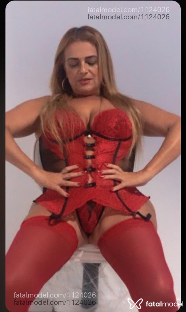 Acompanhante mulher loira (o) de olhos castanhos em Contagem - Mel