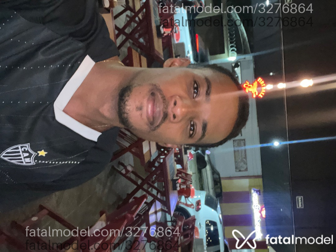 Acompanhante homem morena (o) de olhos pretos em Contagem - Rodrigo