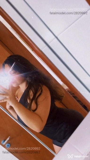Acompanhante mulher com cabelo castanho de olhos castanhos em Criciúma - Vitória