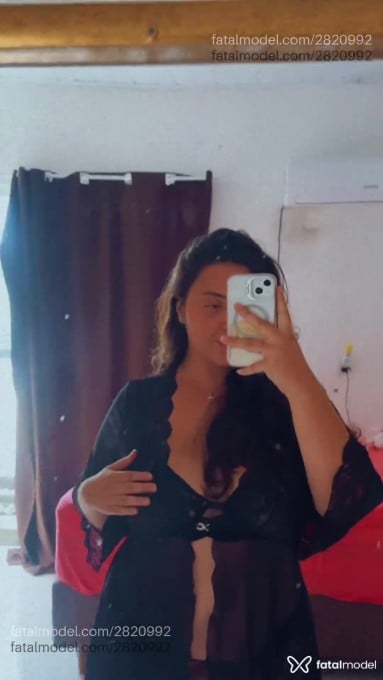 Acompanhante mulher com cabelo castanho de olhos castanhos em Criciúma - Vitória
