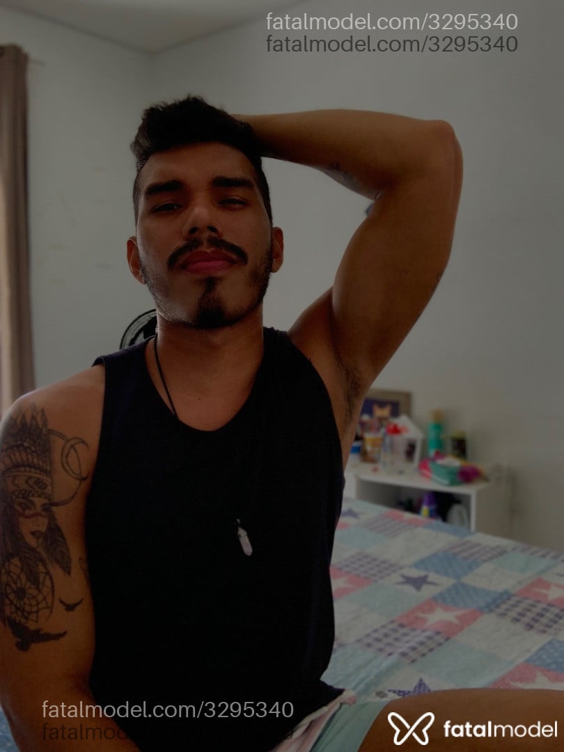 Acompanhante homem com cabelo castanho de olhos pretos em Florianópolis - Costaaviz