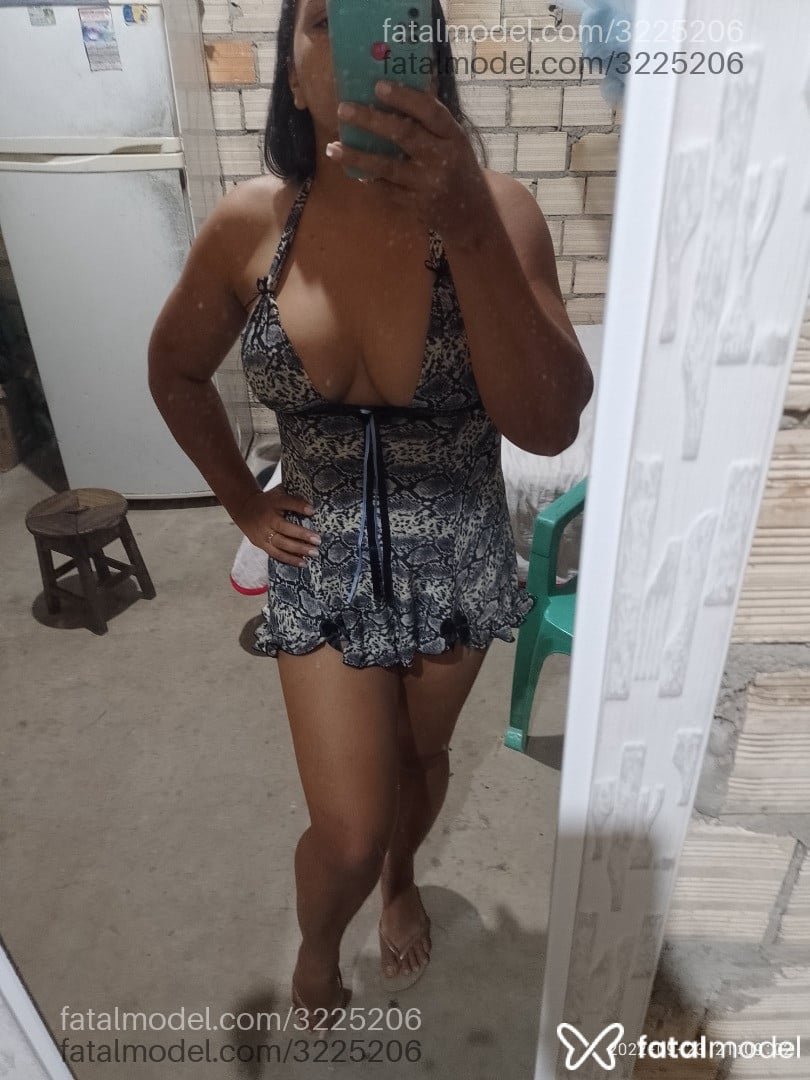Acompanhante mulher com cabelo castanho de olhos castanhos em Medianeira Acompanhante mulher com cabelo castanho de olhos castanhos em Medianeira - Patrícia